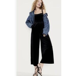 Old Navy Chic Black Velvet Jumpsuit Small NWT